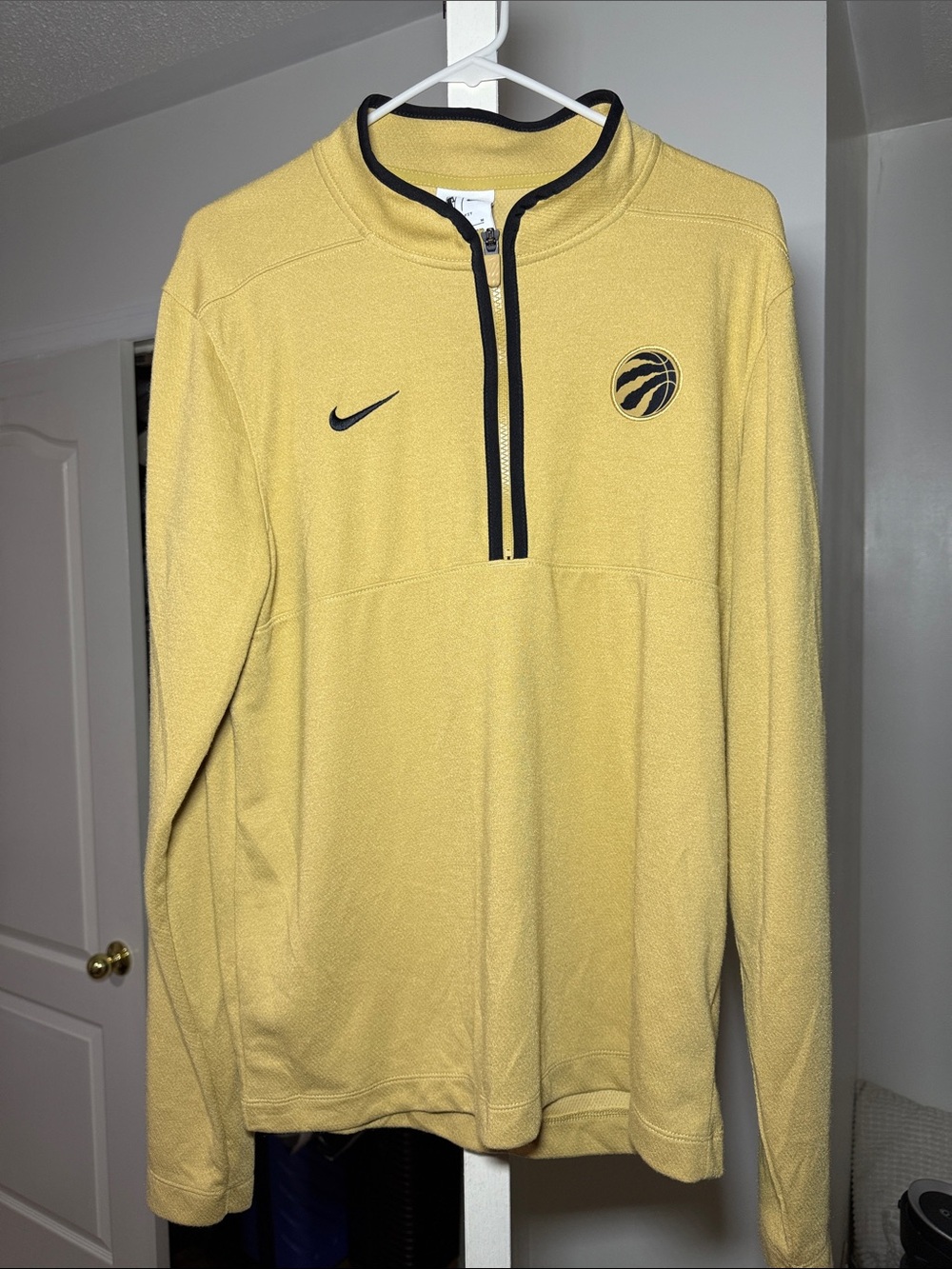 Nike Men’s Yellow 1/4 Zip Raptors Pullover